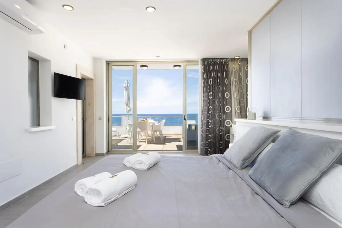 Image 1 of Penthouse Marina Caleta, La Caleta