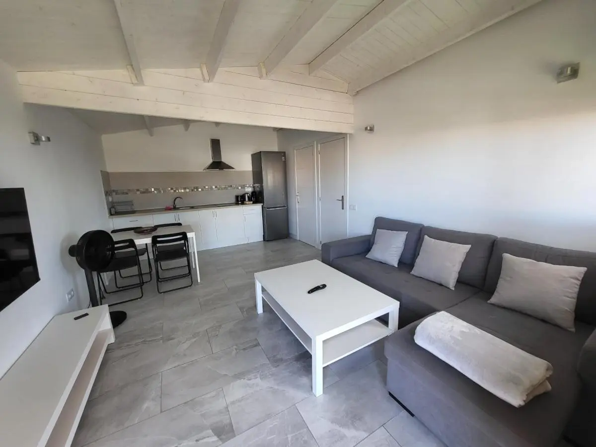 Image 2 of Preciosa cabaña