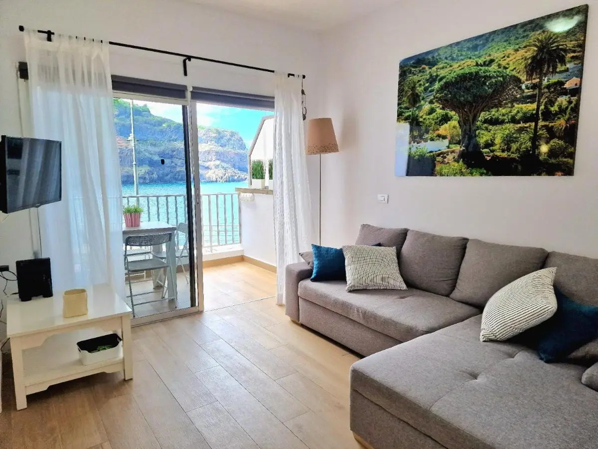 Image 4 of Relax Beachfront Vistas al Mar Studio in Tenerife
