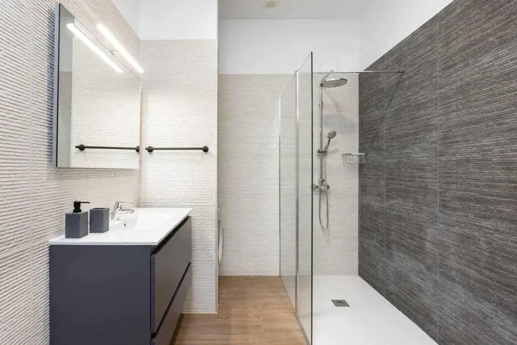 Image 2 of Sunny Island Santa Cruz Loft parking