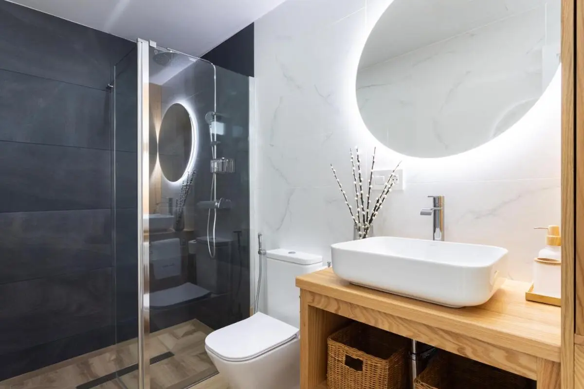 Image 1 of Sunny island apartment ten-bel