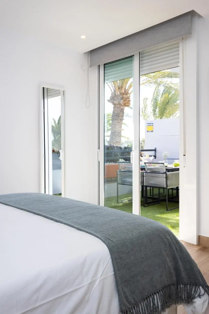 Image 3 of Sunny island apartment ten-bel