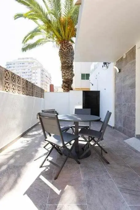 Image 4 of Sunnyland Lago Martianez 1