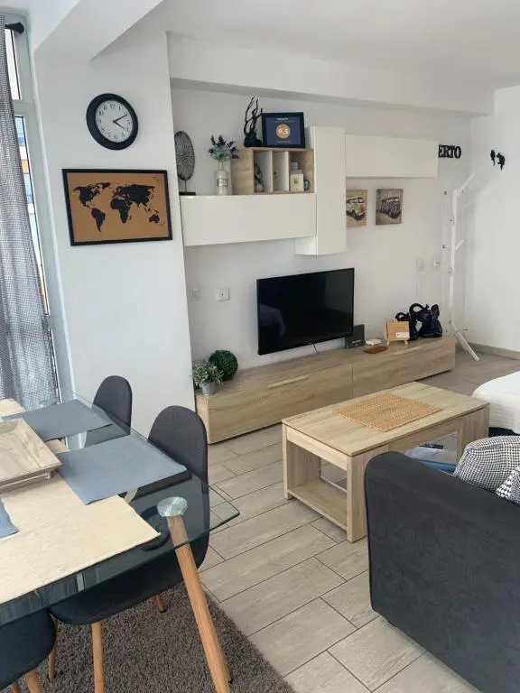 Image of Sunset Avenida