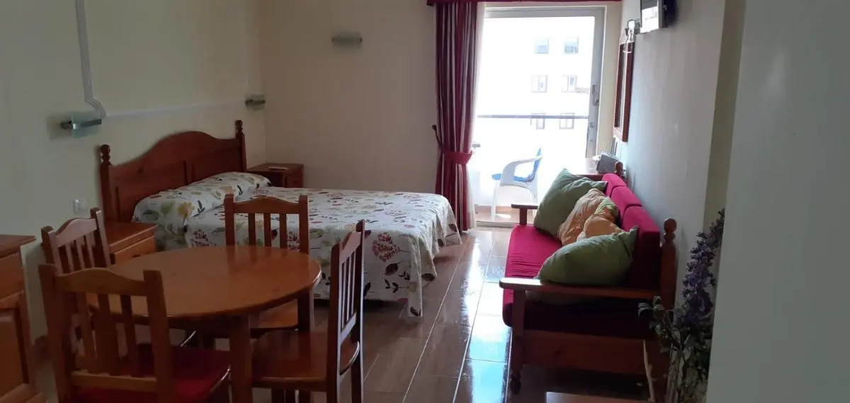 Image 1 of Toplage. Blick. Sauber. Günstig. Pool. Gepflegt