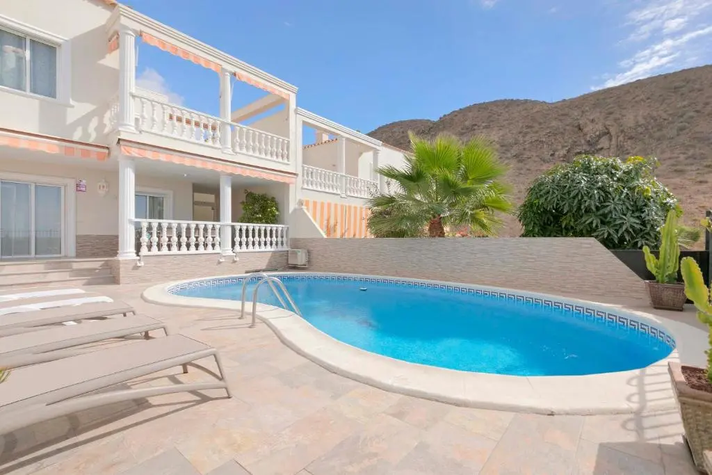 Image of Townhouse with private pool!