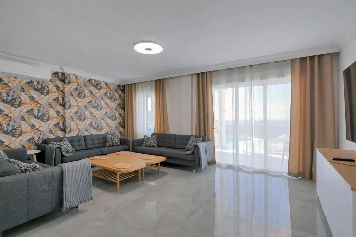 Image 5 of Townhouse with private pool!