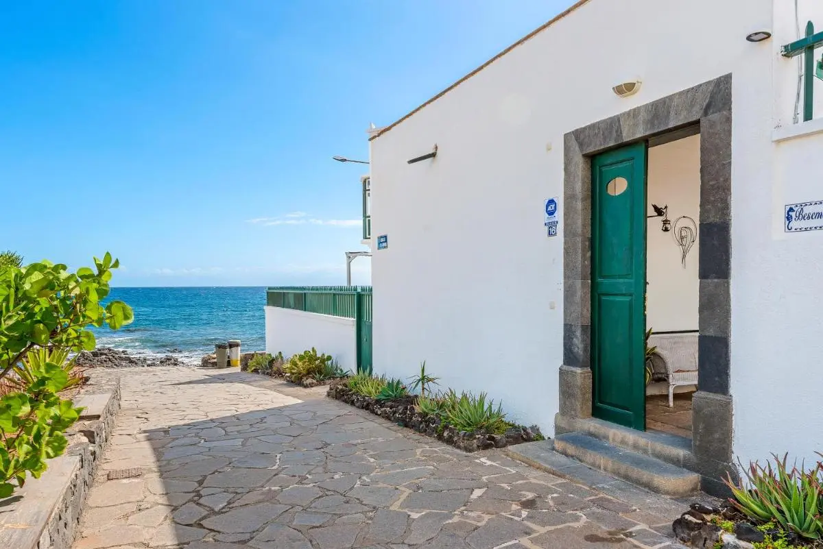Image 2 of Traditional Canary house next to the beach