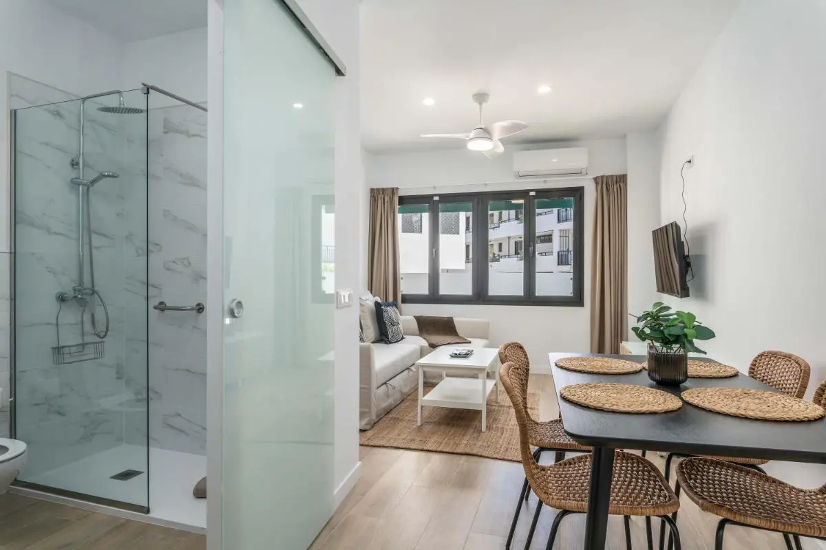 Image 3 of Ventura Next to the beach