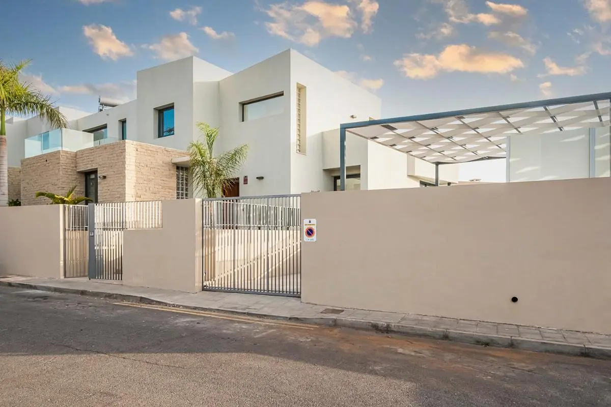 Image 6 of Villa Alisios Golf Luxury Tenerifesummervillas Heated pool