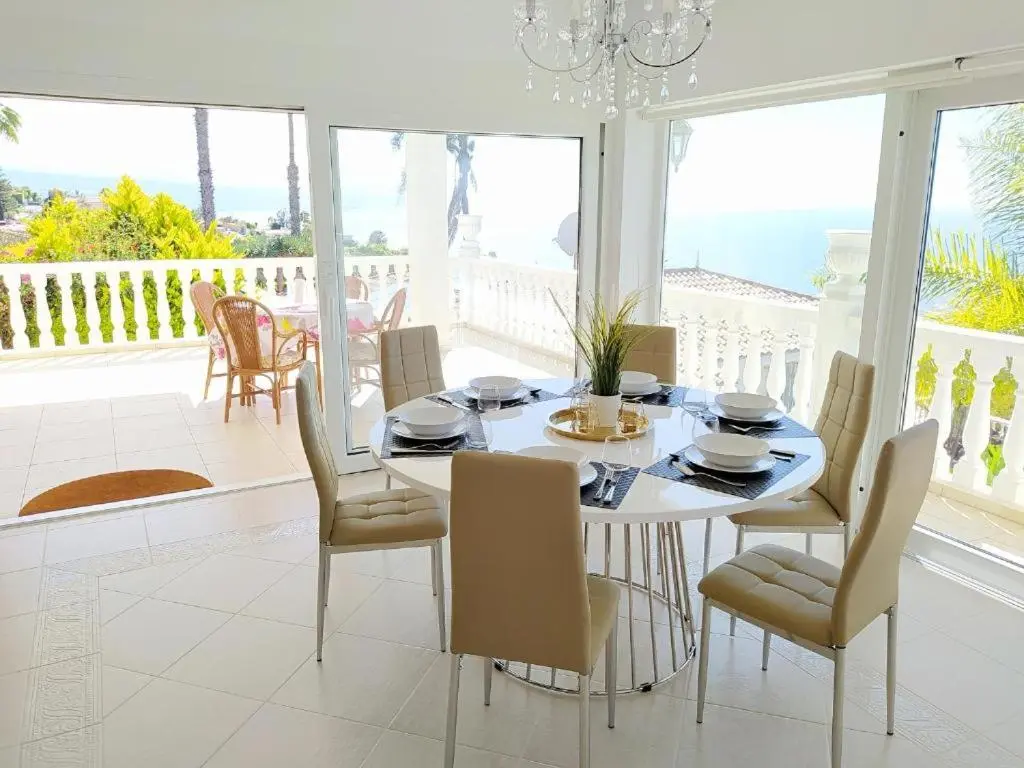 Image 4 of Villa Carioca – with private pool, marvelous garden and amazing ocean view