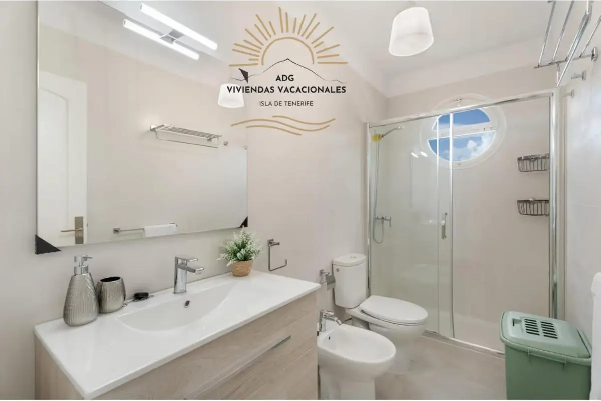 Image 2 of Villa Las Caletillas