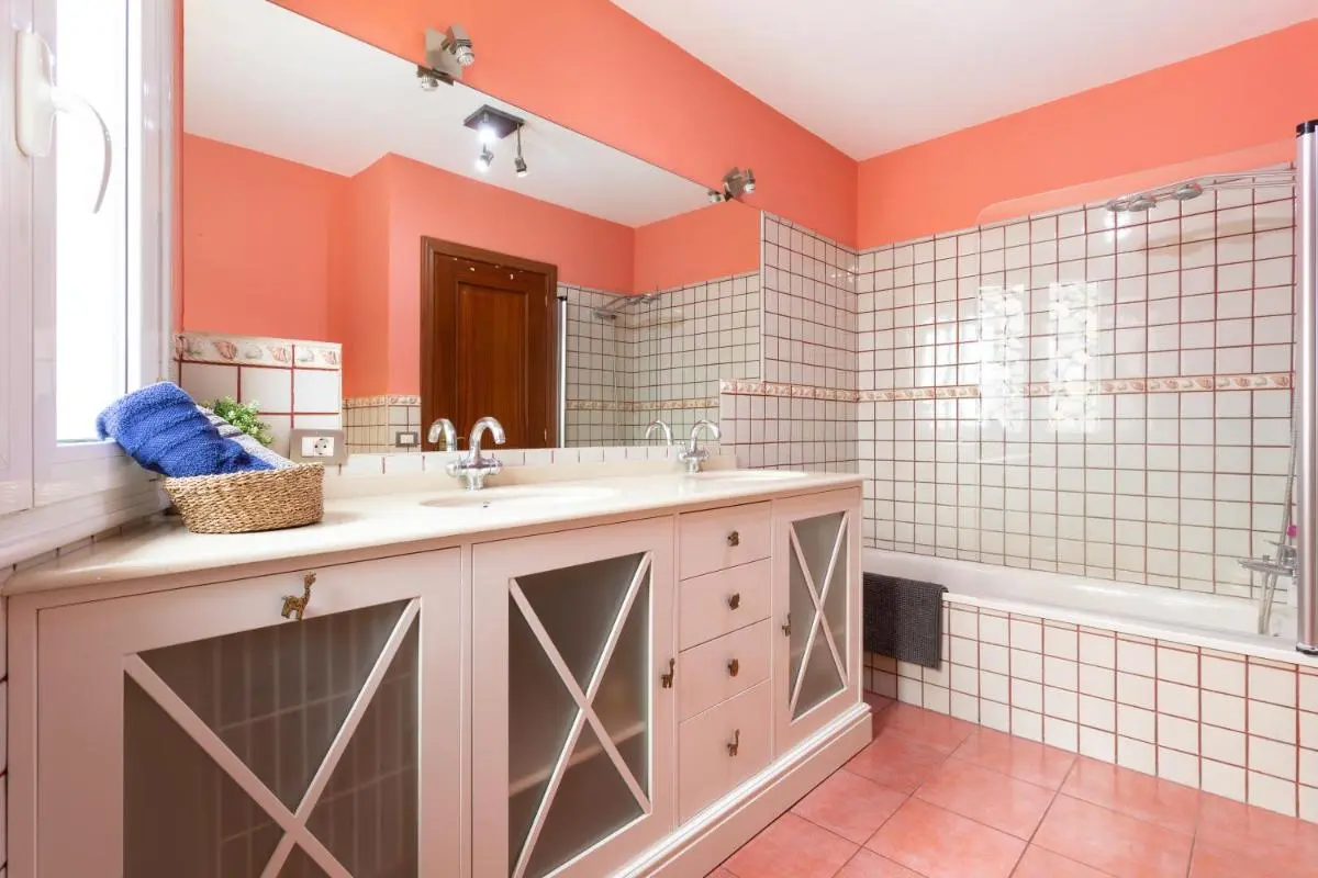 Image 2 of Villa Syrah