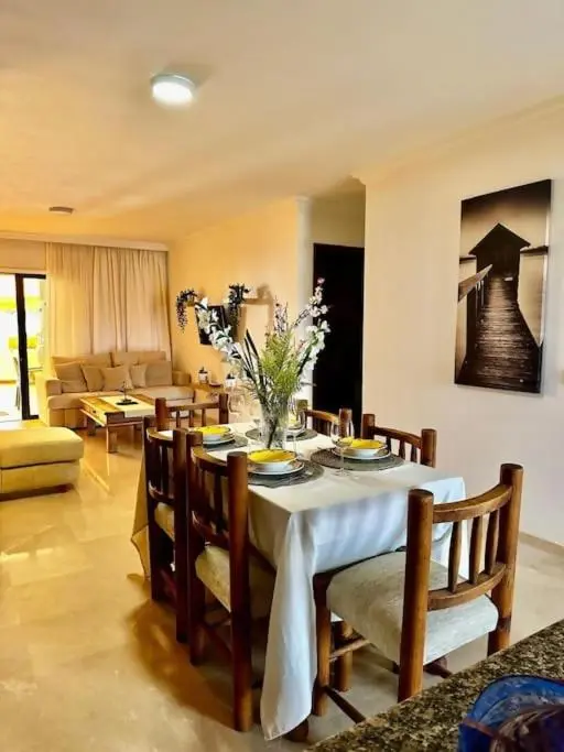 Image 3 of Violetas del Teide