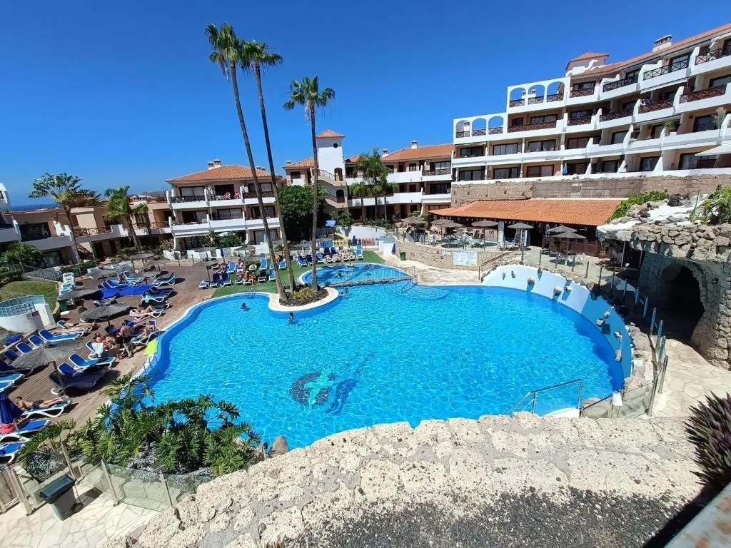 Image of Wonderful apartment with pool and Wi-Fi