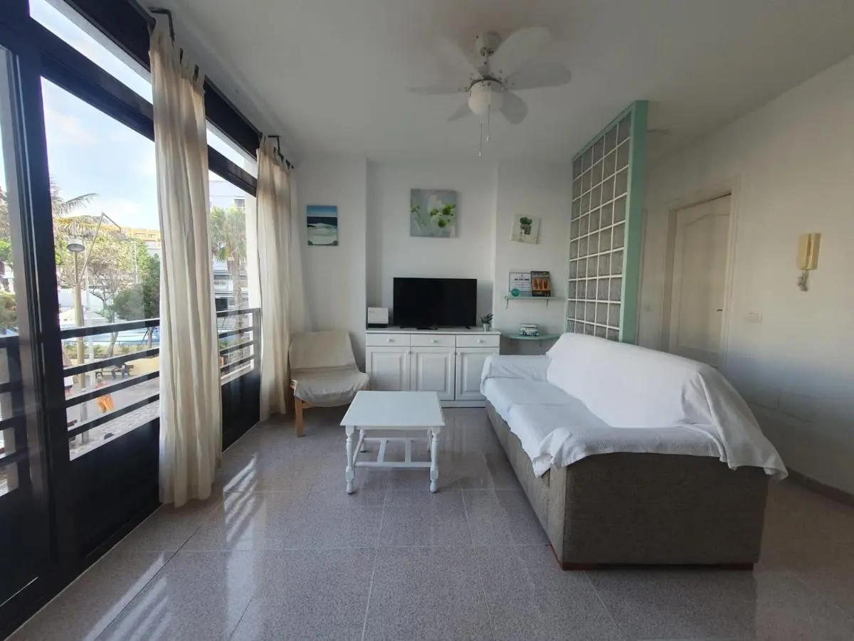 Image 6 of alquilaencanarias El Medano beach 1