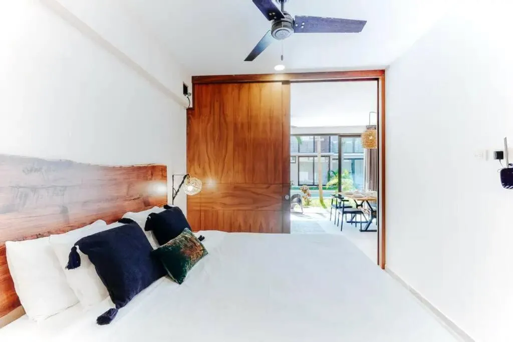 Image 6 of 103 Amena Stylish 1BR APT 5min to the BEACH (GYM)