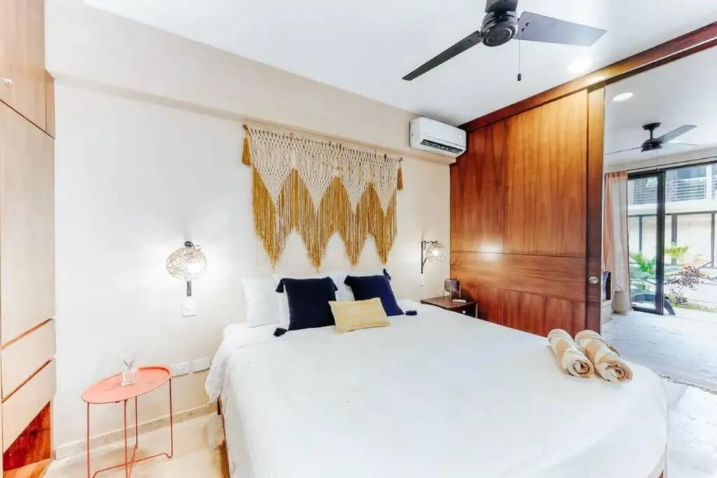 Image 1 of 105 Amena Charming 1BR 5 min to the Beach 20MB WIFI