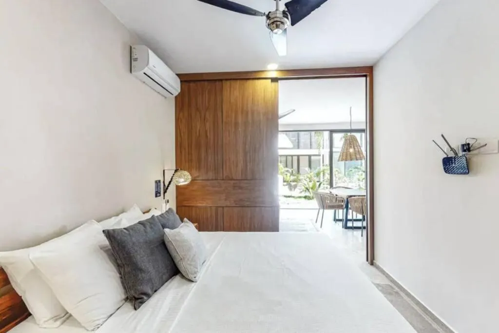 Image of 108 Amena Minutes to the Beach with Pool & Gym