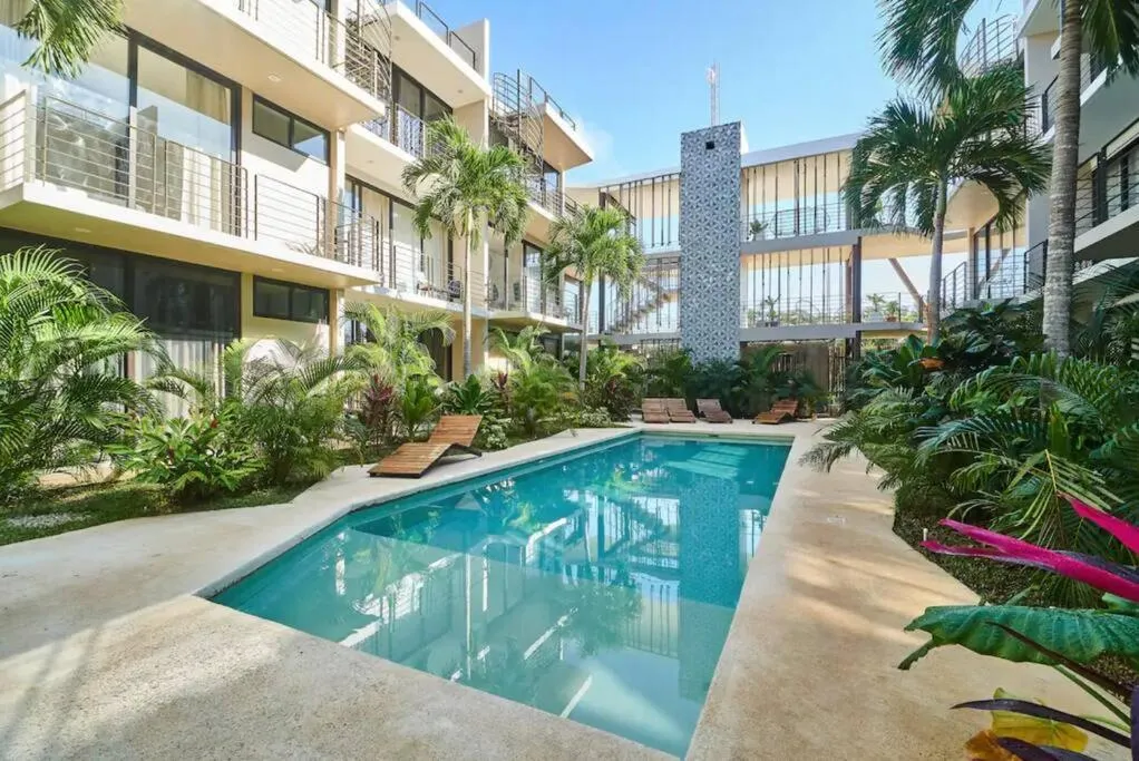 Image of 201 Amena close to Sea Cozy 1BR APT 30mb WIFI & GYM