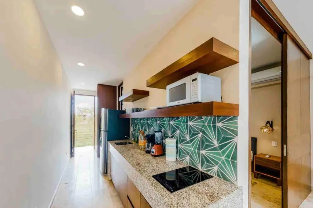 Image 4 of 203 AMENA, Minutes from the Sea Comfy 1BR Apt w/GYM