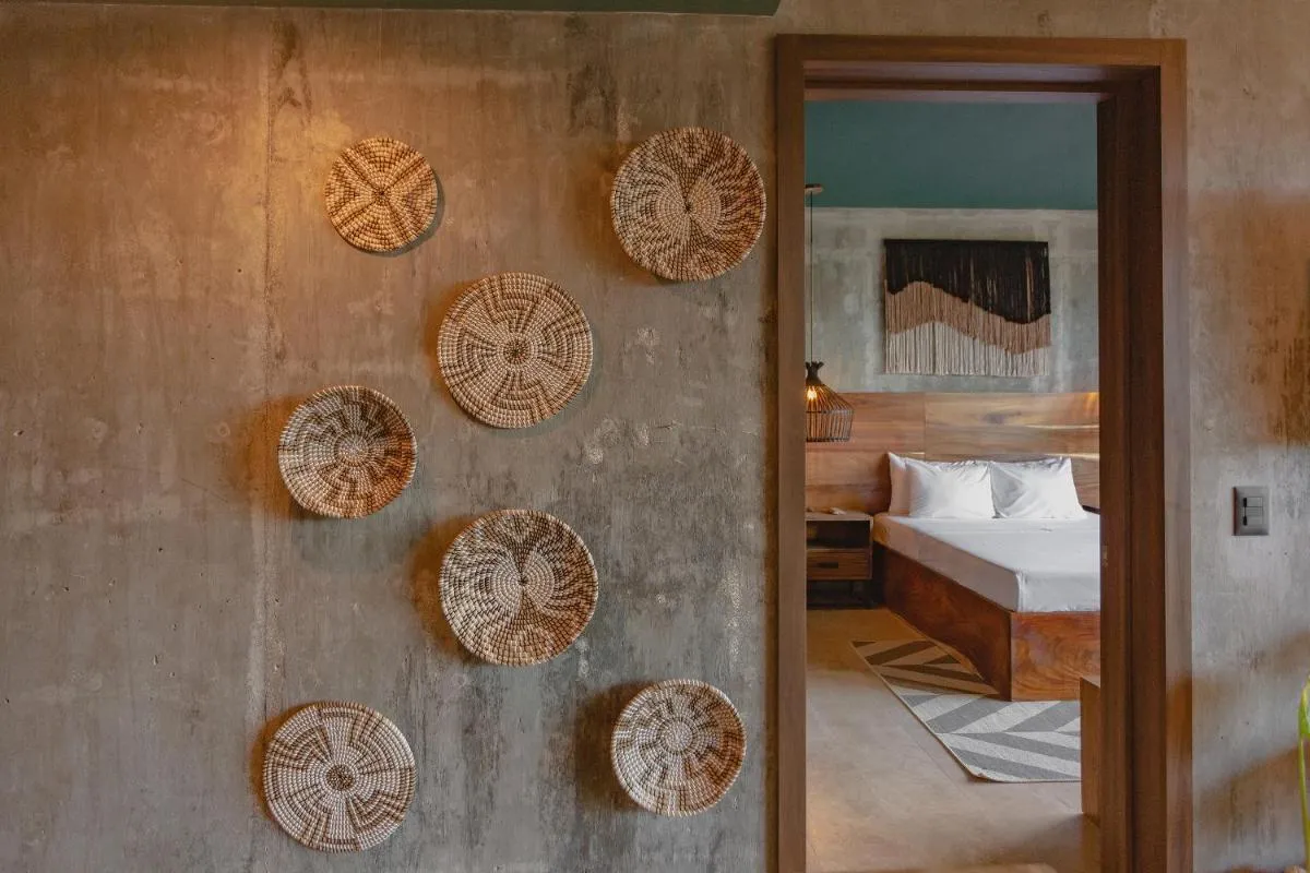 Image 2 of 2-BR Tropical Retreat with Sauna, Gym and Pool