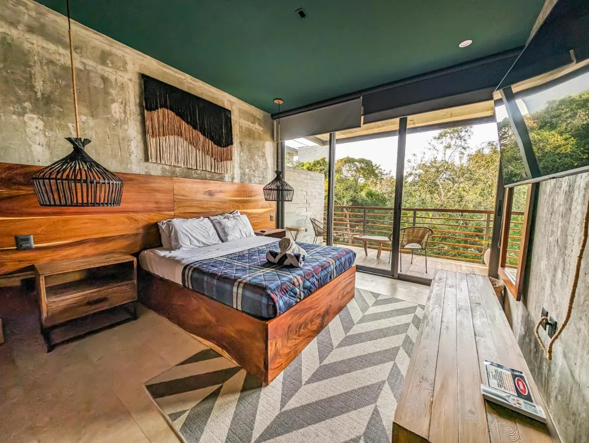 Image 3 of 2-BR Tropical Retreat with Sauna, Gym and Pool