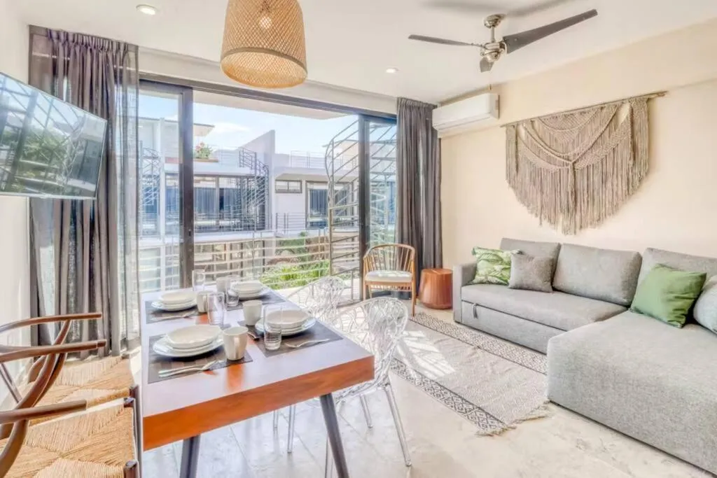 Image of 304 Amena Romantic Jungle PH w/ Private Pool & Gym