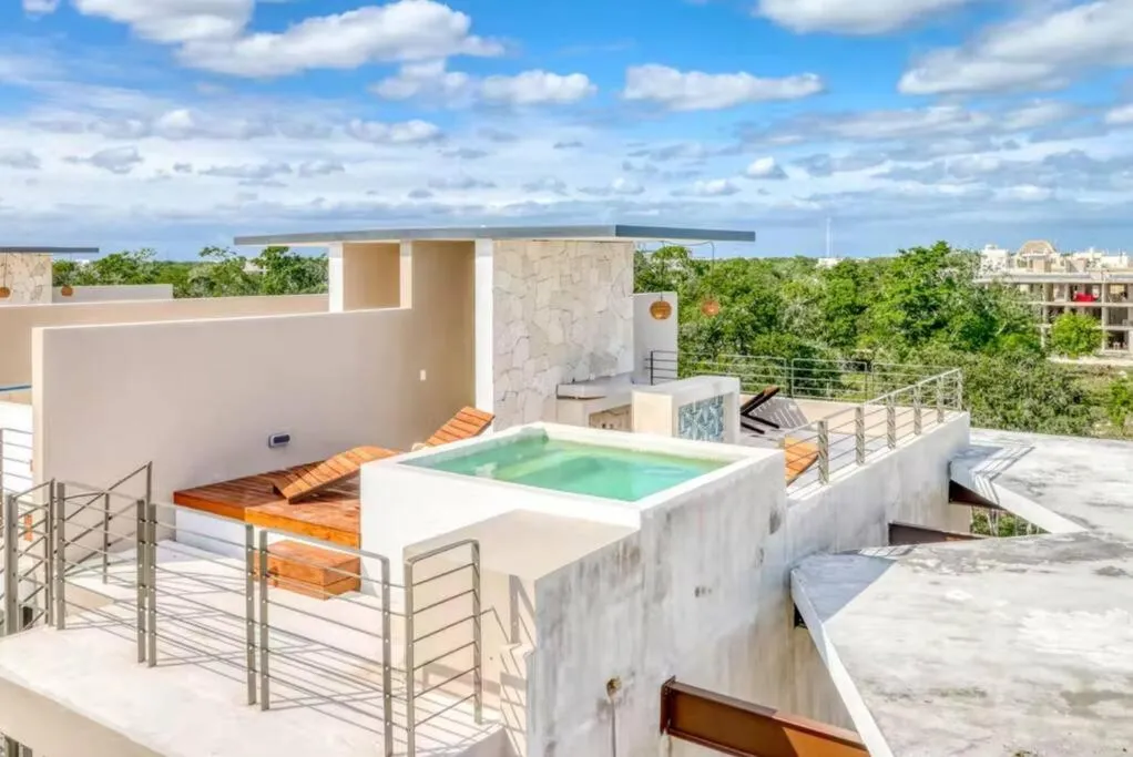 Image 6 of 304 Amena Romantic Jungle PH w/ Private Pool & Gym