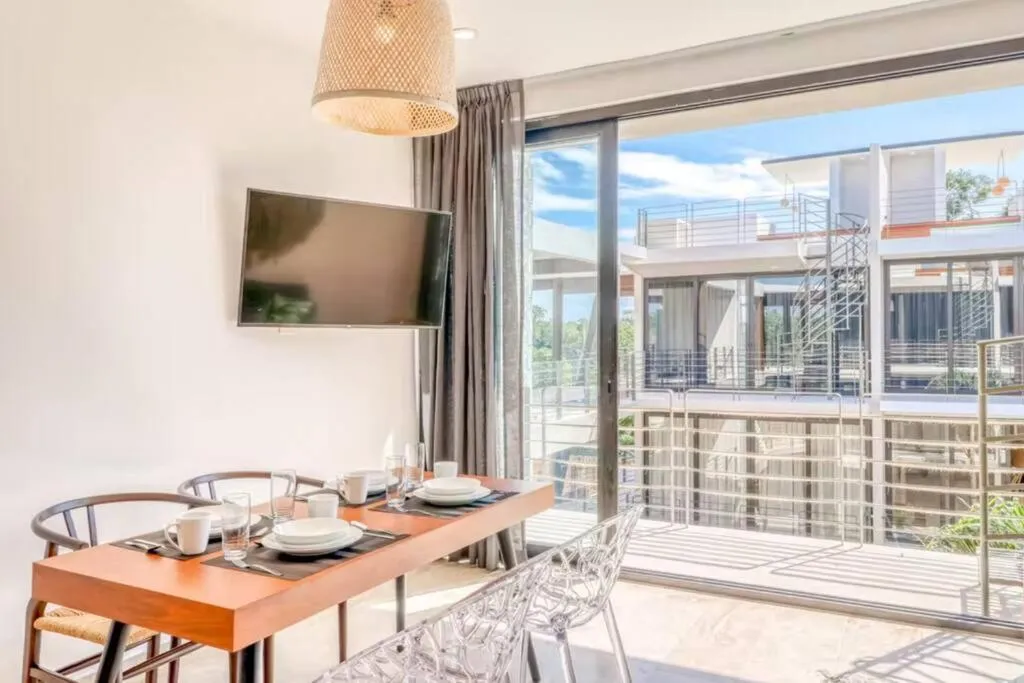 Image 4 of 304 Amena Romantic Jungle PH w/ Private Pool & Gym