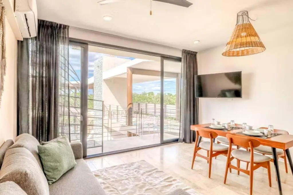 Image 4 of 305 Amena Modern Secluded Penthouse w/ Private Pool & Gym