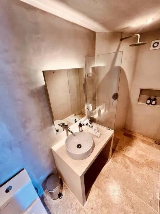 Image 3 of 407 Seremonia Selva Private Pool New Apartment King Bed Wifi