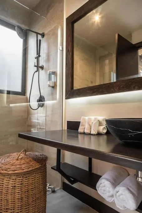 Image 3 of 4Bed Luxury Villa with 2 Private Pools