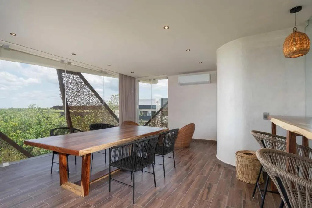 Image 4 of AKUA Premium Stress-Free Retreat