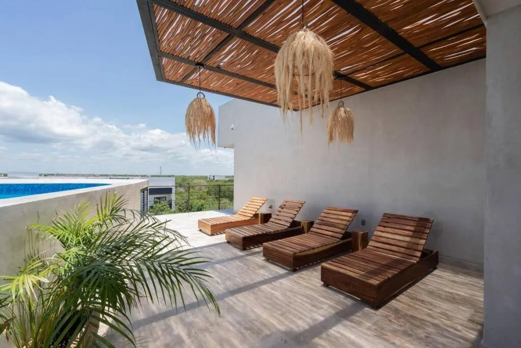 Image 6 of AKUA Premium Stress-Free Retreat