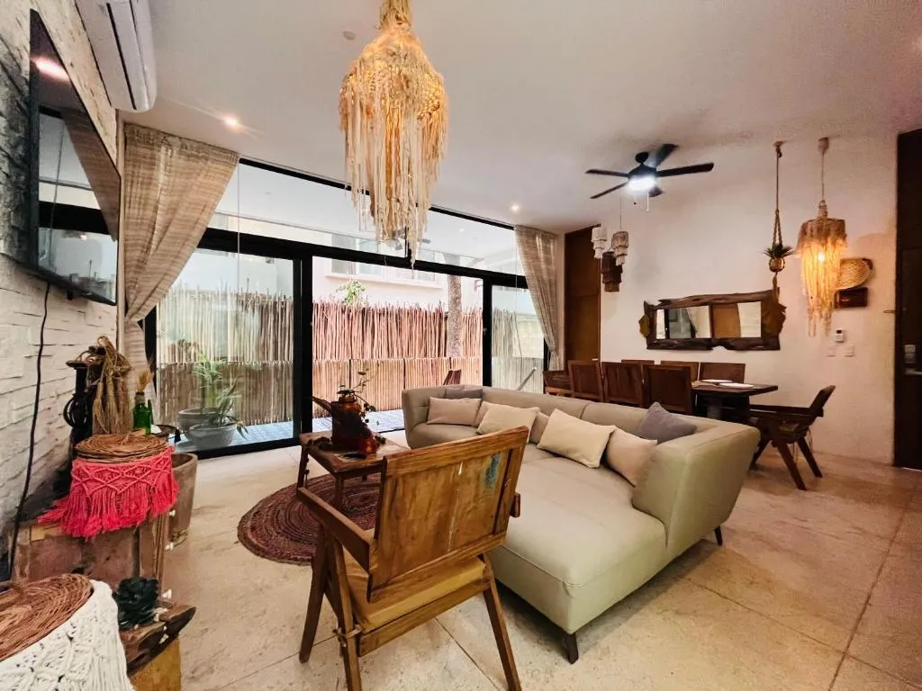 Image of Amplio para grupos buscando privacidad y seguridad