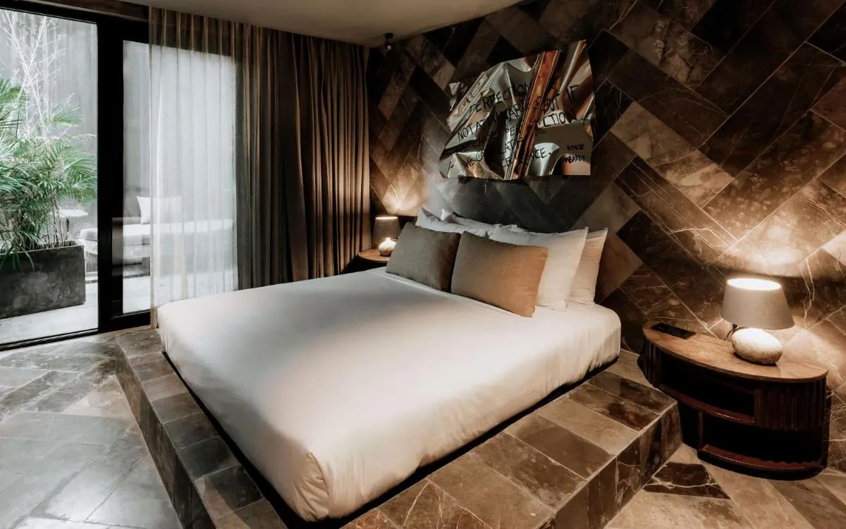 Image 5 of Barneys New York Luxury Gold Condo