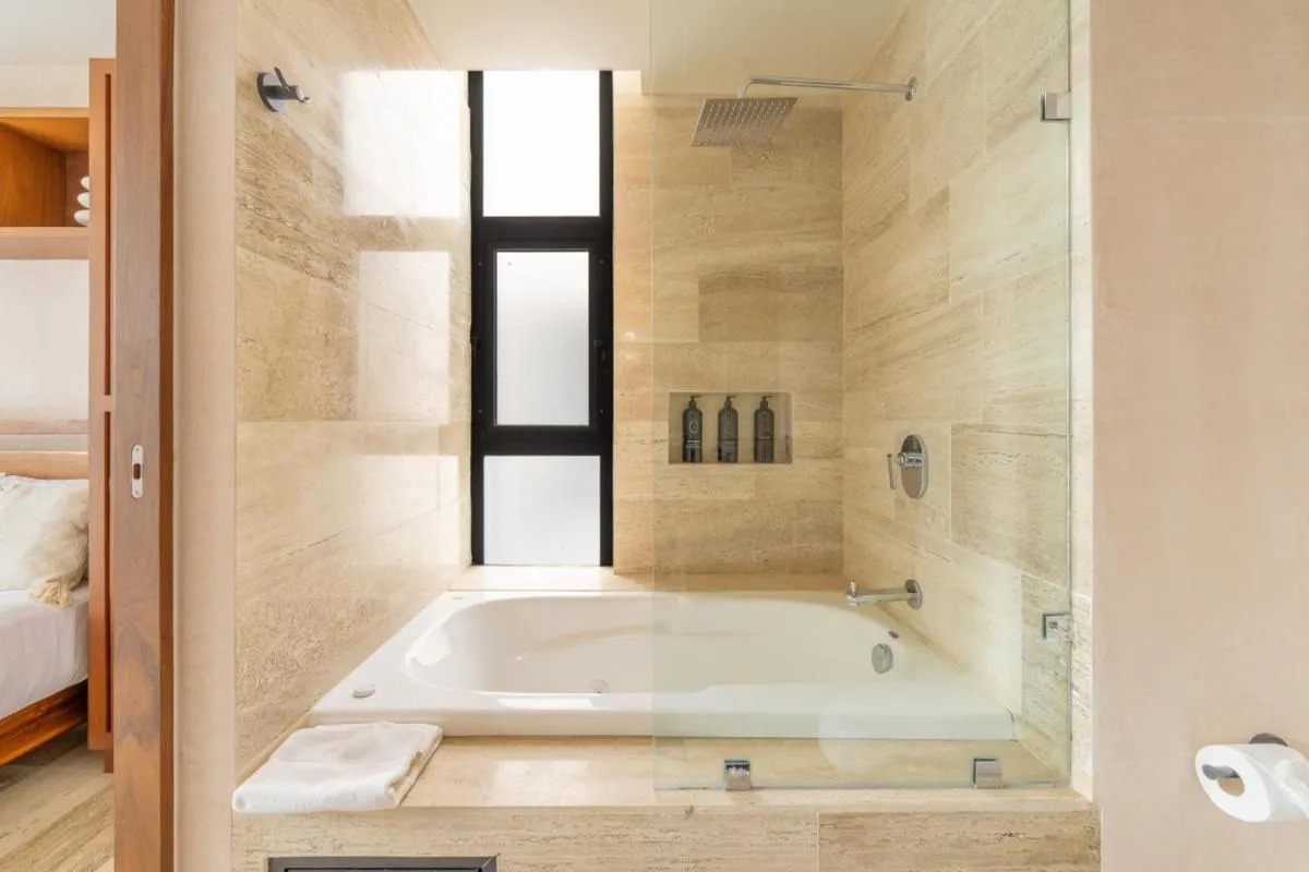 Image 2 of Botanica Chic