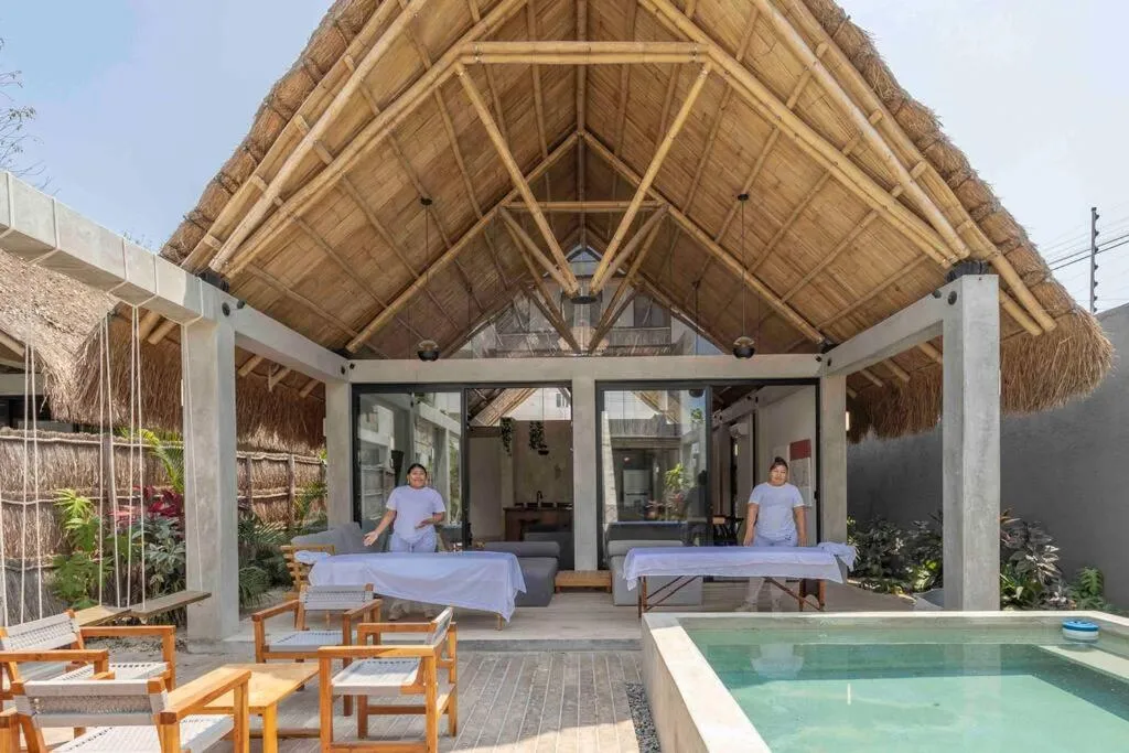 Image 1 of Brand New Villa Just 5 Min To Beach & Downtown!