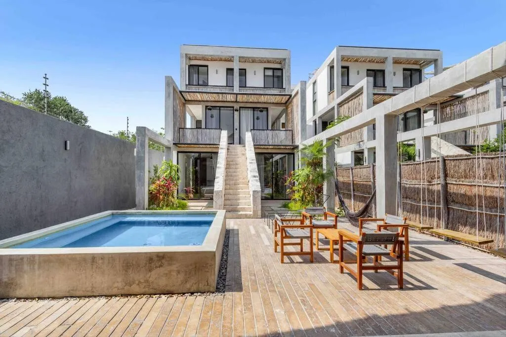 Image 2 of Brand New Villa Just 5 Min To Beach & Downtown!