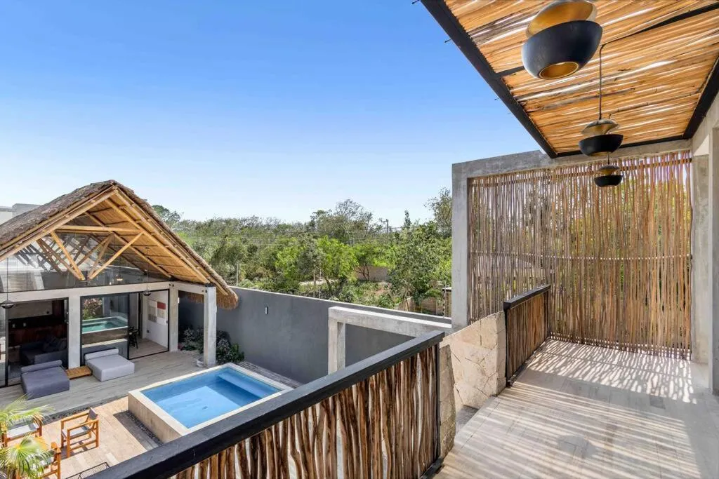 Image 3 of Brand New Villa Just 5 Min To Beach & Downtown!