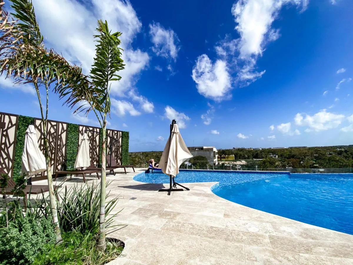 Image 3 of Bright Studio PH Downtown with Private Pool and Terrace