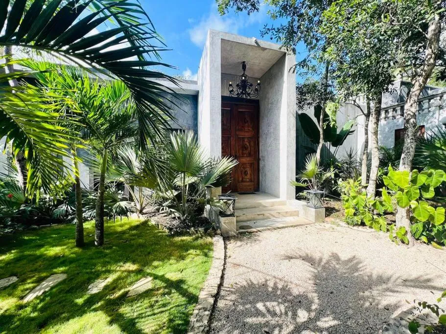 Image of Casa Halo – LUX Mansion, Heated Pool, Sonos Speakers, Gated Community and Staff