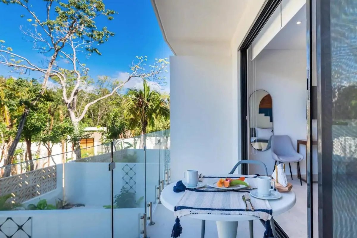 Image 4 of Central Park Lagunas – Luxury Modern Condo with Kitchen