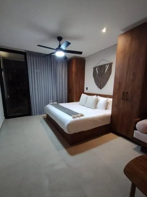 Image 3 of Comfy Studio 5 mins from Beach