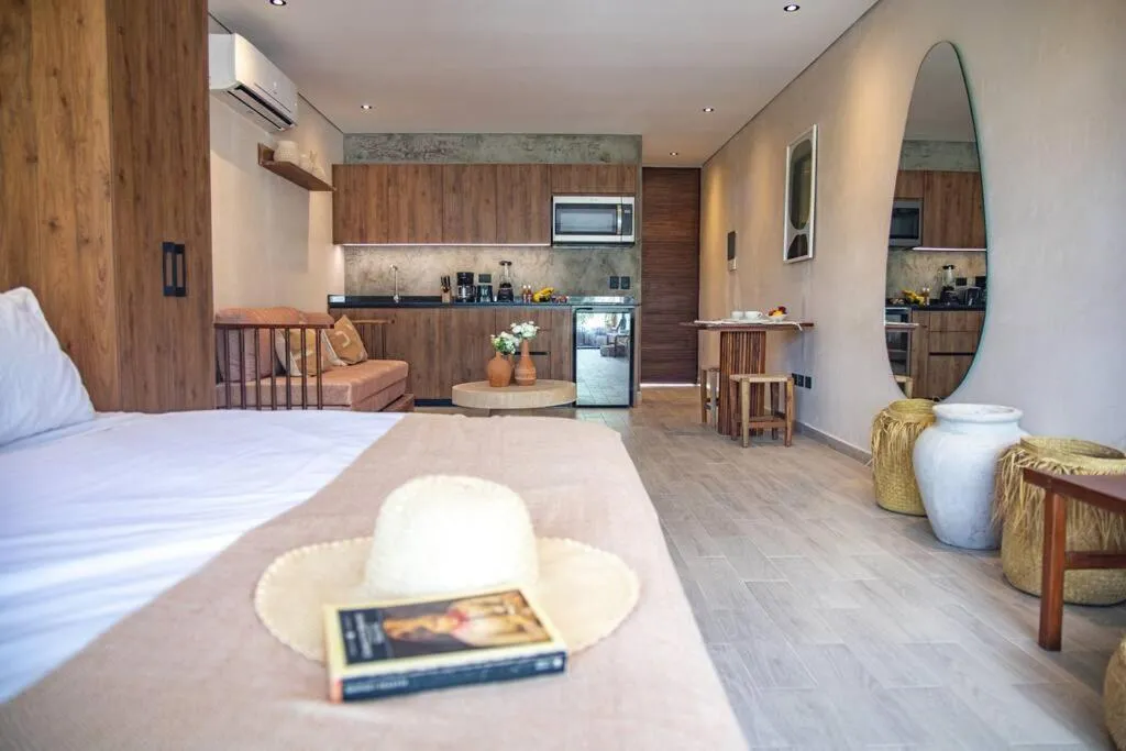 Image 1 of DK JADE 30 By SANDY POWERFUL