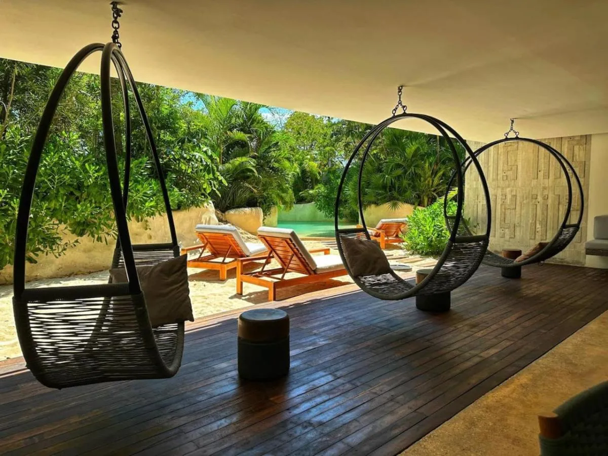 Image 6 of Delightful Modern Studio