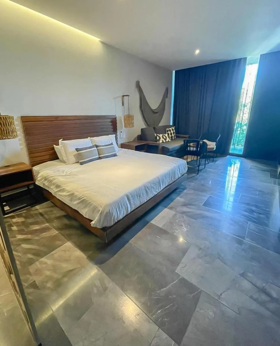 Image 3 of Delightful Modern Studio