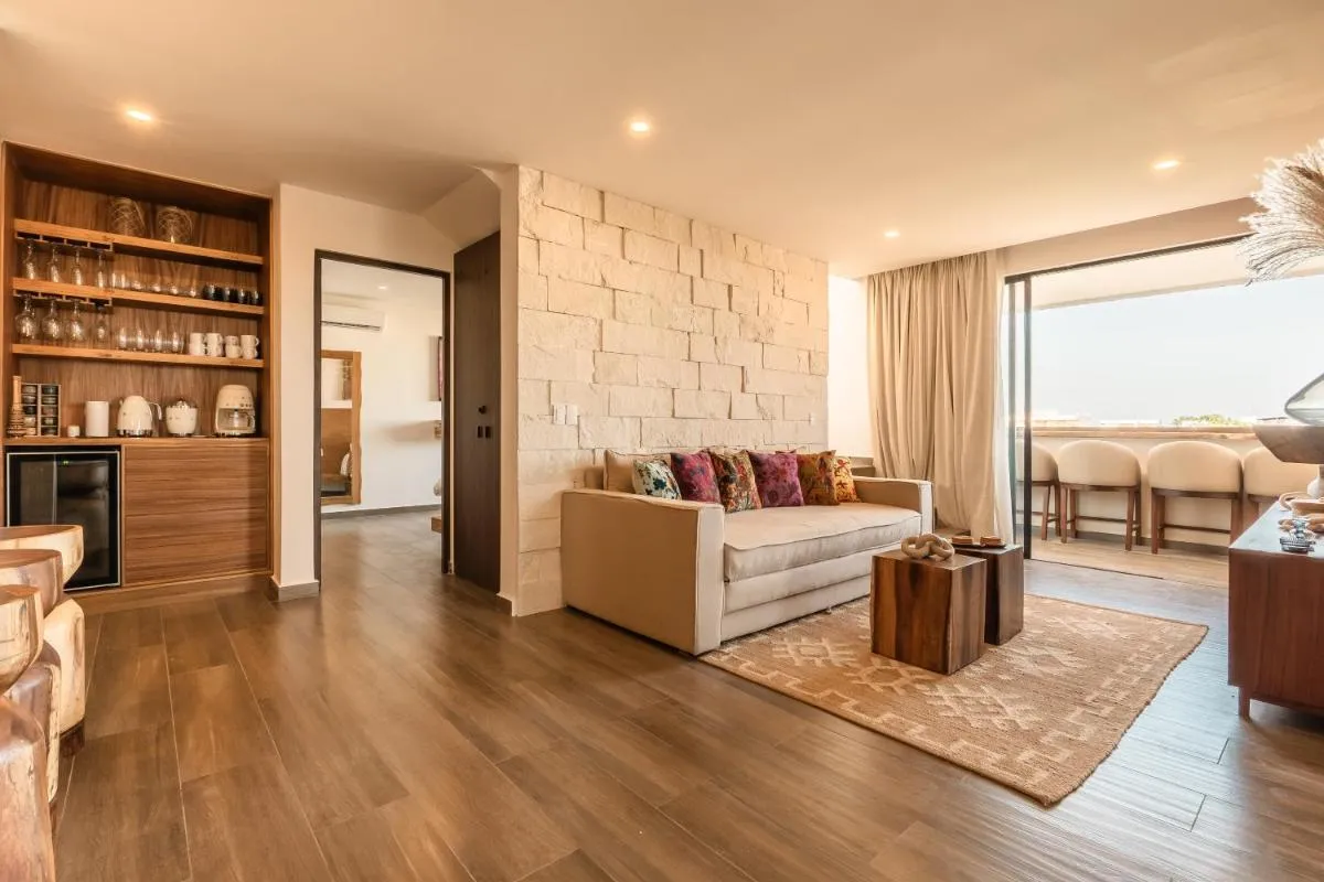 Image 6 of Deluxe 2-Story Penthouse Pool & BBQ Rooftop