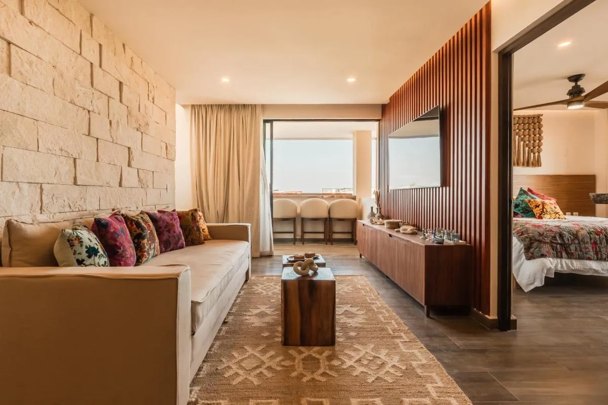 Image 1 of Deluxe 2-Story Penthouse Pool & BBQ Rooftop